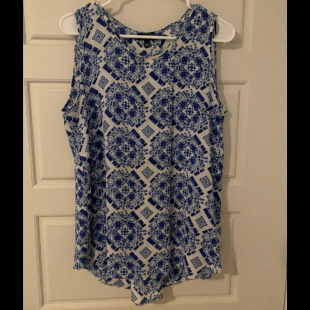Sleeveless Geometric Print Sleeveless Top